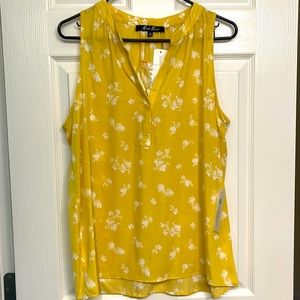 NWT Alice Blue Floral Sleeveless Top